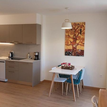 Uni Island - City Heart Suites كاندية المظهر الخارجي الصورة