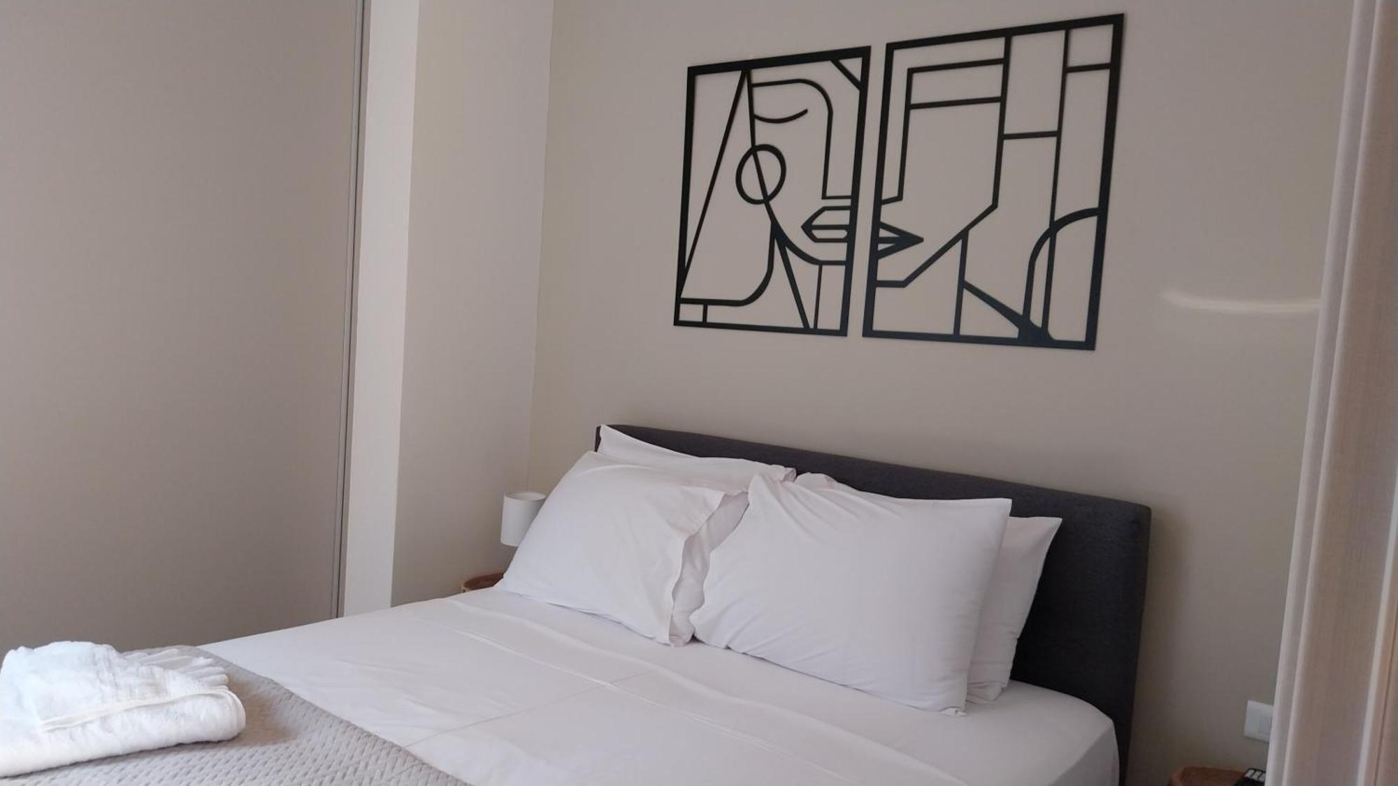 Uni Island - City Heart Suites كاندية المظهر الخارجي الصورة